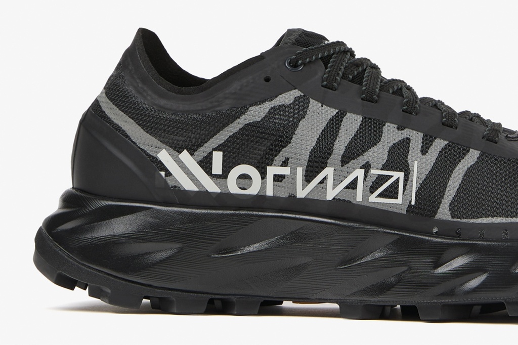Kjerag Brut Black N1ZKSM1-002 NNormal