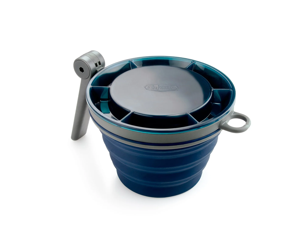 COLLAPSIBLE FAIRSHARE MUG-BLUE GSI.79202